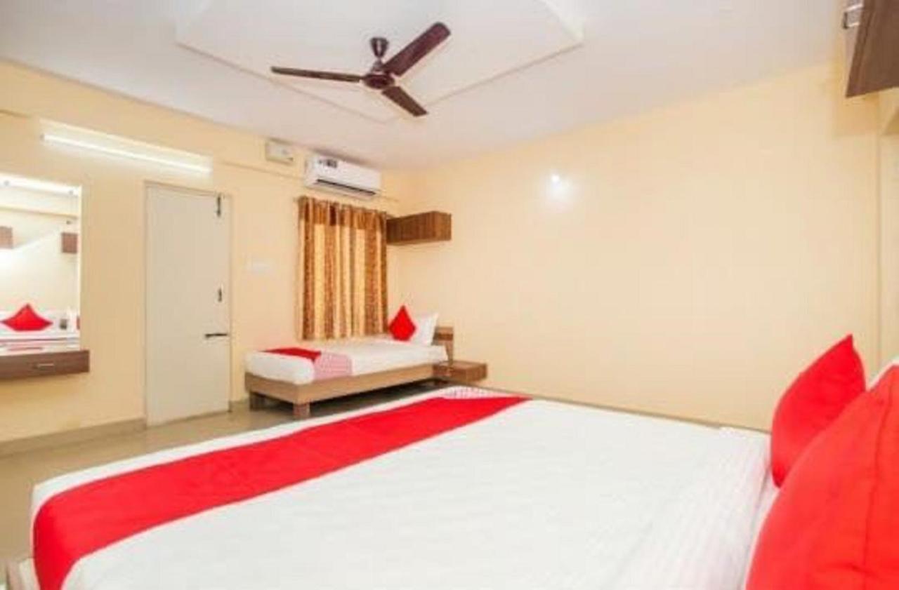 Vivid Homes By Wb Inn Bangalore Buitenkant foto